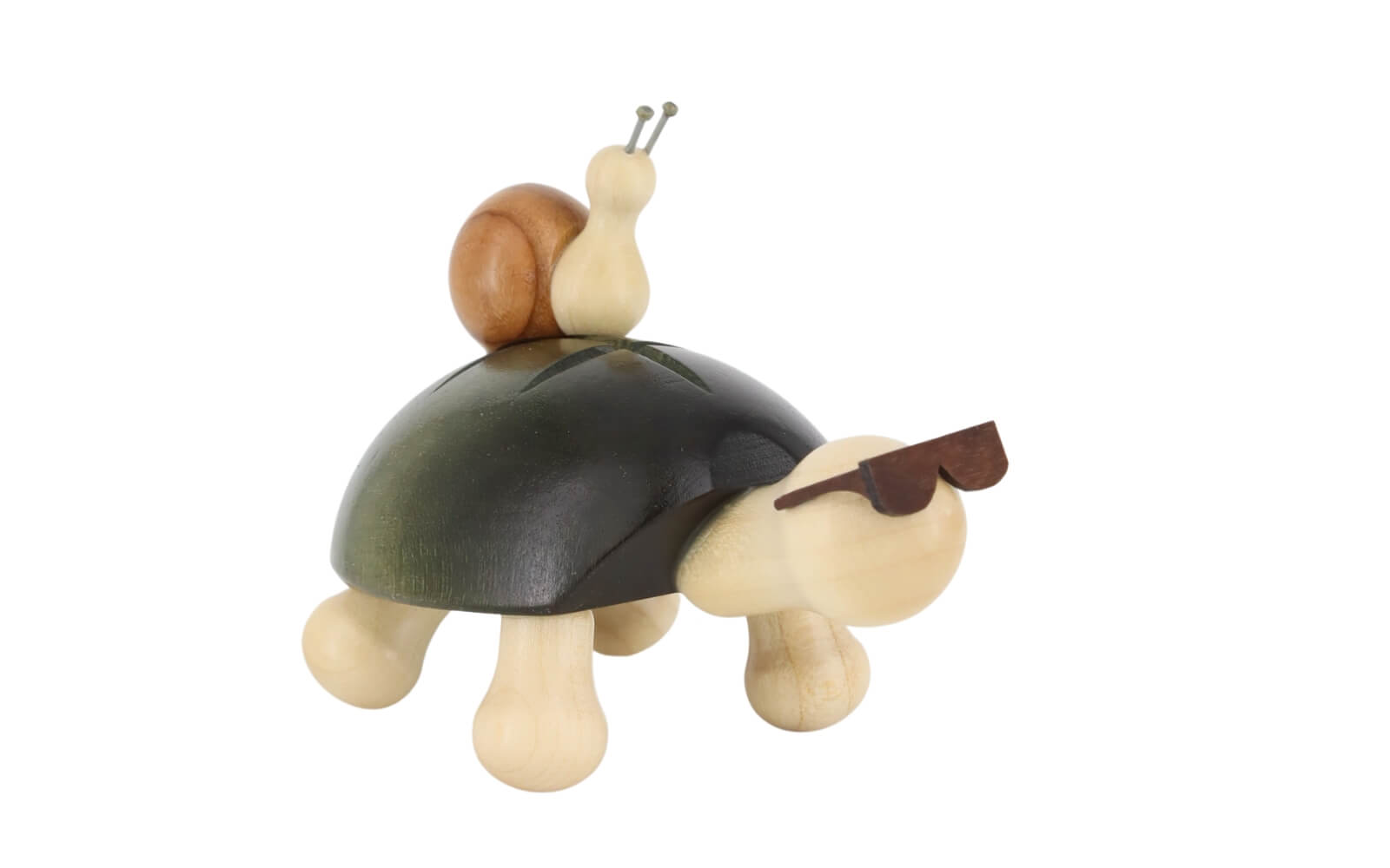 Miniature turtle Fred with a snail from SEIFFEN.COM_1